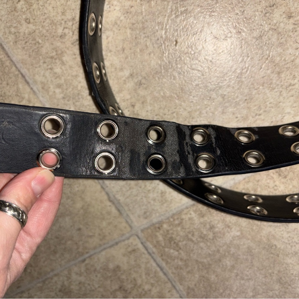 Black torrid Grommet Belt 2x - Picture 2 of 3